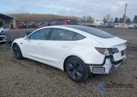 2020 Tesla Model 3 Standard Range Plus Rear-Wheel Drive/Standard Range Rear-Wheel Drive z USA, uszkodzony, nr VIN 5YJ3E1EA3LF706777